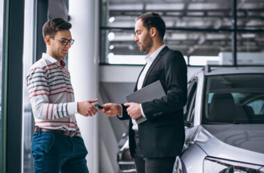 CONSÓRCIO PARA TROCAR DE CARRO:POSSO DAR O CARRO USADO COMO LANCE?